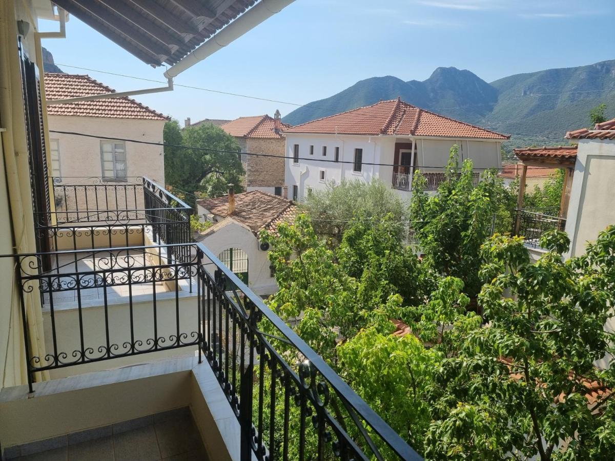 Apartment Theodoros Leonidio Bagian luar foto