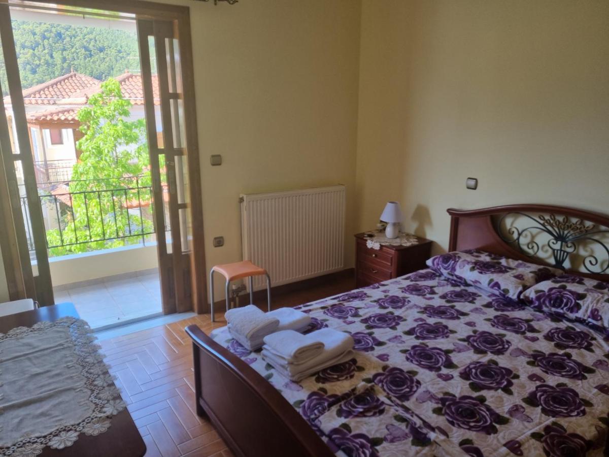 Apartment Theodoros Leonidio Bagian luar foto